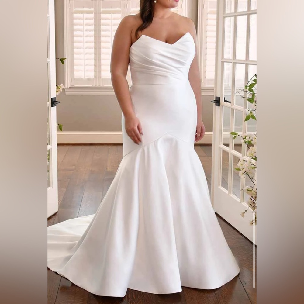 Sophisticated Ivory Bridal Gown Brand New!!! D3340 IvoryEssense of Australia